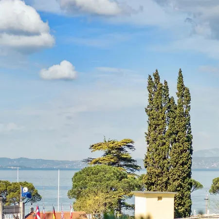 Vialeromadodici & Maison d'hôtes 4*
