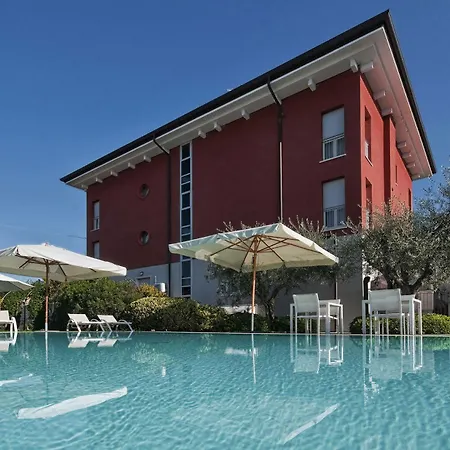 Guest house Vialeromadodici & 4*