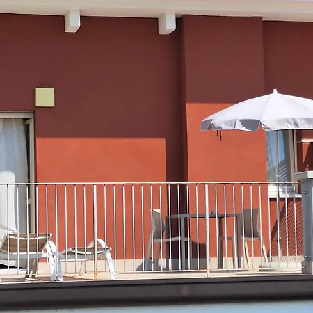 Guest house Vialeromadodici & 3*