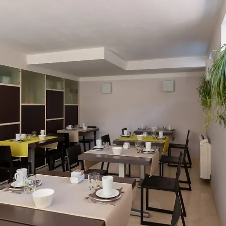 Vialeromadodici & Pensjonat